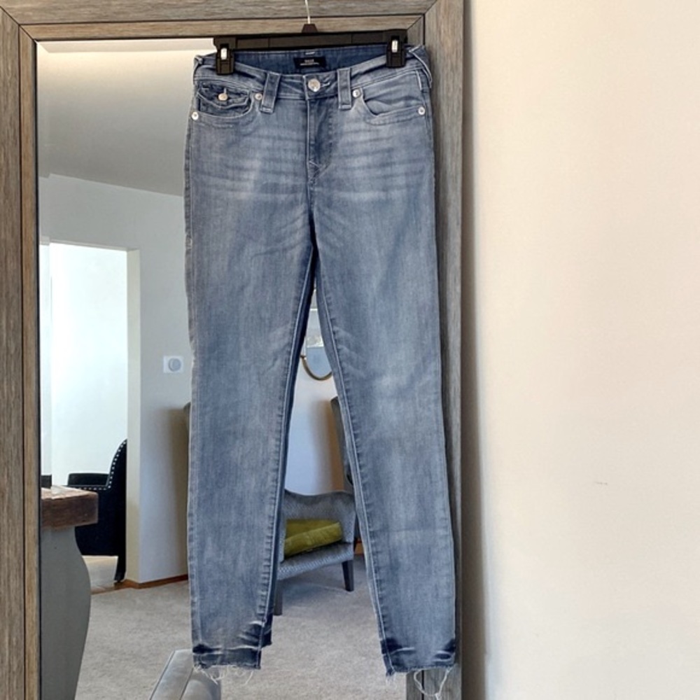 True Religion, 27, Halle mid rise super skinny, raw hem light wash jeans, NICE!!